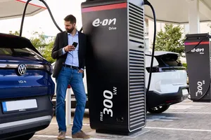 La ola de calor obliga a Hungría a tomar una medida insólita con los coches eléctricos
