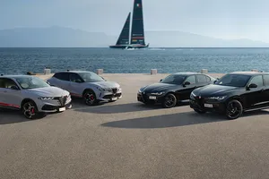 Alfa Romeo pone precio a toda su gama Luna Rossa: del Junior al Stelvio, desde 30.000 €