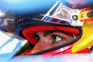 Carlos Sainz lleva a un Williams «nada del otro mundo» a la Q2 en Monza