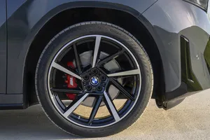 Las llantas grandes pueden hacerte perder hasta 73 km de autonomía en un coche eléctrico, y nadie te lo cuenta