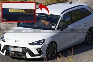 CUPRA prueba en un León SP VZ su nuevo híbrido HEV con hasta 340 CV, tracción total y sin enchufe