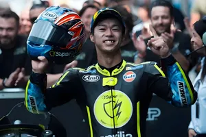 «A veces me daba patadas»: Ai Ogura recuerda la infancia con su padre antes de ganar en MotoGP