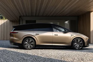 El Li Auto i9 presume de ser el SUV más aerodinámico del mundo: mide 5,2 metros pero maniobra casi como un utilitario