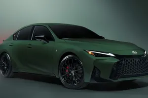 Europa se olvidó de él, pero este Lexus continúa su vida ‘partido a partido’ con su V6 atmosférico de 311 CV