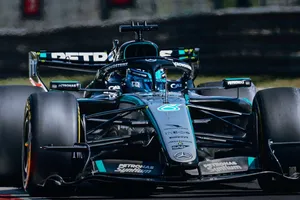 Russell lidera los Libres 2 en Monza frente a Ferrari y McLaren, pero lo que preocupa es Aston Martin