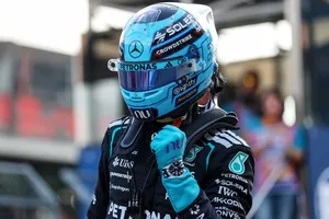 Russell conquista Bakú en el primer doble podio de Red Bull desde 2024; Sainz puntúa y Aston Martin vuelve a naufragar