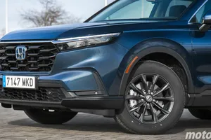 El Honda CR-V de 2027 gastará un 10 % menos, y el secreto está en la báscula: 90 kg menos y nuevo híbrido