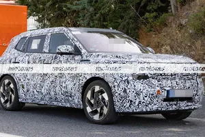 Cazado el nuevo KONA 2027 con menos camuflaje, el SUV de Hyundai desafiará a MG con un mejorado motor híbrido