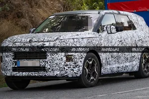 El KIA Sportage 2028 empieza a quedarse sin secretos, la nueva generación que dice adiós al diésel pierde camuflaje