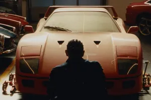 Lewis Hamilton tuvo una colección de coches espectacular, se deshizo de todos y ahora por fin tiene el que soñaba desde niño