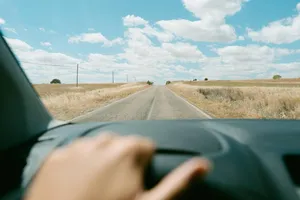 El radar que acabó cazándolo iba dentro del coche: 227 km/h, un móvil y un vídeo compartido en redes
