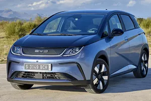 BYD rebaja 15.200 € el Dolphin con 427 km de autonomía y lo deja al precio de un Citroën C4 de gasolina