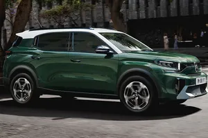 Cuesta 2.000 € menos que el Dacia Duster, tiene mejor maletero y hasta 7 plazas, este SUV europeo es un chollo inigualable