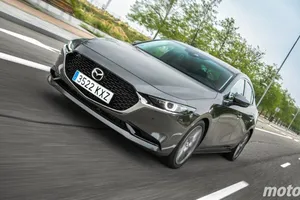 El Mazda3 pone en apuros al Toyota Corolla Sedán: 3.900 € de rebaja, etiqueta ECO y un precio más bajo