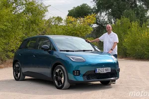 Me pongo al volante del eléctrico fabricado en Europa que amenaza al BYD Dolphin