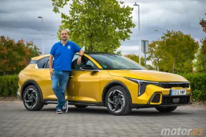 Pruebo el nuevo KIA K4 y descubro por qué su espectacular diseño tiene un inconveniente con el que no contaba