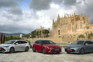 España - Agosto 2026: Toyota arrasa sin piedad y solo se le resiste el Dacia Sandero