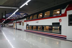 RENFE da marcha atrás con los patinetes eléctricos: esto es lo que necesitas para subir el tuyo al tren