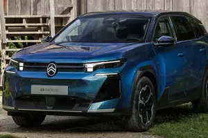 El nuevo Citroën C5 Aircross Émeraude estrena color y sube el nivel de equipamiento sin renunciar al confort
