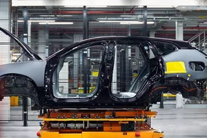 El Volvo EX60 triunfa antes de llegar a España, pero “ajustes menores” retrasan las entregas hasta 10 semanas mientras la marca calla