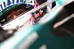 Alonso, Stroll y Hadjar buscan resolver sus problemas, pero a costa de una sanción