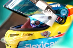 Aston Martin ve a Alonso capaz de hacer algo grande en Singapur: «Notamos que siente que es posible…»