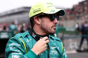 Aston Martin admite las dudas previas a la renovación de Alonso: «Cuando el contrato termina, siempre surgen»
