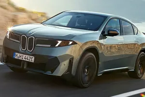 El nuevo BMW iX4 ya tiene precio y llega con hasta 828 km de autonomía para viajeros incansables