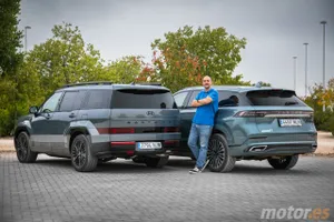 Tras probar el Jaecoo 8 SHS y el Hyundai Santa Fe PHEV, así te ahorras 10.000 € sin renunciar a nada
