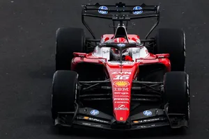 Leclerc lidera otros Libres 1 en México con un susto para Aston Martin pese al 7º de Alonso y 10 caras inusuales