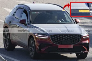 El Genesis GV70 EREV apunta a los 900 km de autonomía y estas fotos espía revelan cómo lo hará