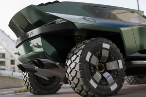 La historia del Dreadnought, el Aston Martin de Call of Duty que inspiraría el coche de Alonso en el Dakar