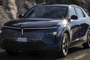 Lancia resucita dos leyendas en un solo coche: el Gamma vuelve 50 años después coronado por un HF Integrale de 375 CV y ya tiene precios