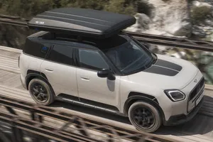 El MINI Countryman Untamed Edition se viste de todoterreno por 4.000 euros más, pero con motor de gasolina se queda sin una de sus mejores ventajas