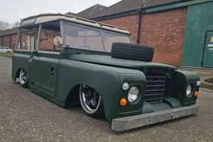 Mitad Land Rover, mitad Beetle, incapaz de subir un badén: el todoterreno imposible se vende por el precio de un utilitario