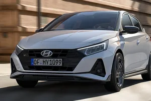 Con 5.500 € de descuento el Hyundai i20 ya es tan barato como el MG3 de gasolina, y tiene un motor turbo que consume menos