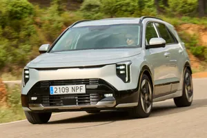 Antes de decidirte por un SUV chino, mira lo que ha hecho KIA con el nuevo Niro: 9.700 € de rebaja y 4,6 l/100 km