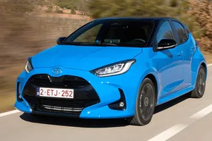 El Toyota Yaris más equilibrado baja 4.000 € y, con un motor híbrido irrompible, es el coche que tiene sentido comprar en 2026