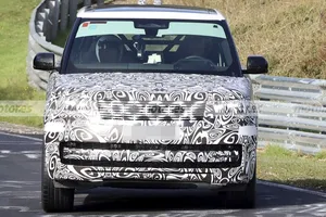 El Range Rover Facelift deja al descubierto su nuevo frontal en Nürburgring, pero hay algo que no gustará a sus clientes