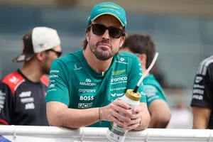 Recado de Alonso tras el incidente del inicio de carrera: «la calidad de los pilotos es muy baja»