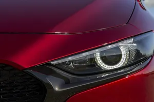 El Mazda3 pierde su motor de gasolina más raro y avanzado en Europa mientras Mazda prepara uno nuevo para 2027