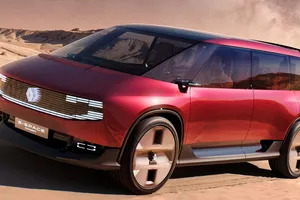 Renault vuelve al espíritu del Espace de 1984: el E-Space Concept mira al futuro de los viajes en familia