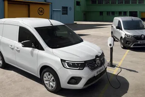 La Renault Kangoo eléctrica 2027 gana 61 km de autonomía y ahora necesita 10 minutos menos para cargar