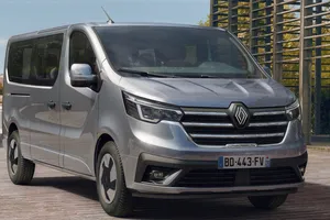 La Renault Trafic eléctrica no jubila a la diésel, que también se renueva para 2027
