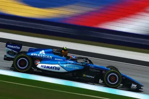 Sainz no cambia de cara tras entrar en Q2: «Este circuito no nos puede ir peor»