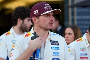 Verstappen responde al jefazo de Austin por los baches: «Lo invito a subirse a mi coche»