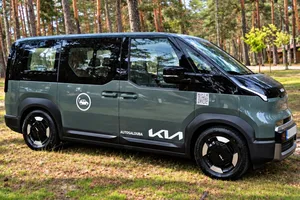 Viaje de 368 km en la Kia PV5 con frío y lluvia: consumo y carga
