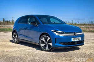 El Volkswagen ID. Polo traiciona en Europa su promesa de los 25.000 euros justo cuando el éxito le da la razón