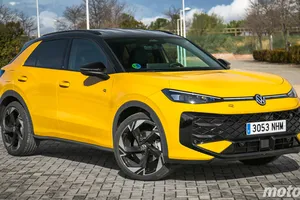 Volkswagen completa la gama del T-Roc híbrido: ahora más barato y desde 136 CV para desafiar al Toyota C-HR