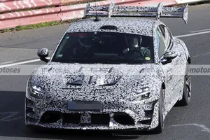 El Xiaomi SU7 Ultra Extreme estrena un alerón descomunal para recuperar el récord de Nürburgring que le arrebató Porsche